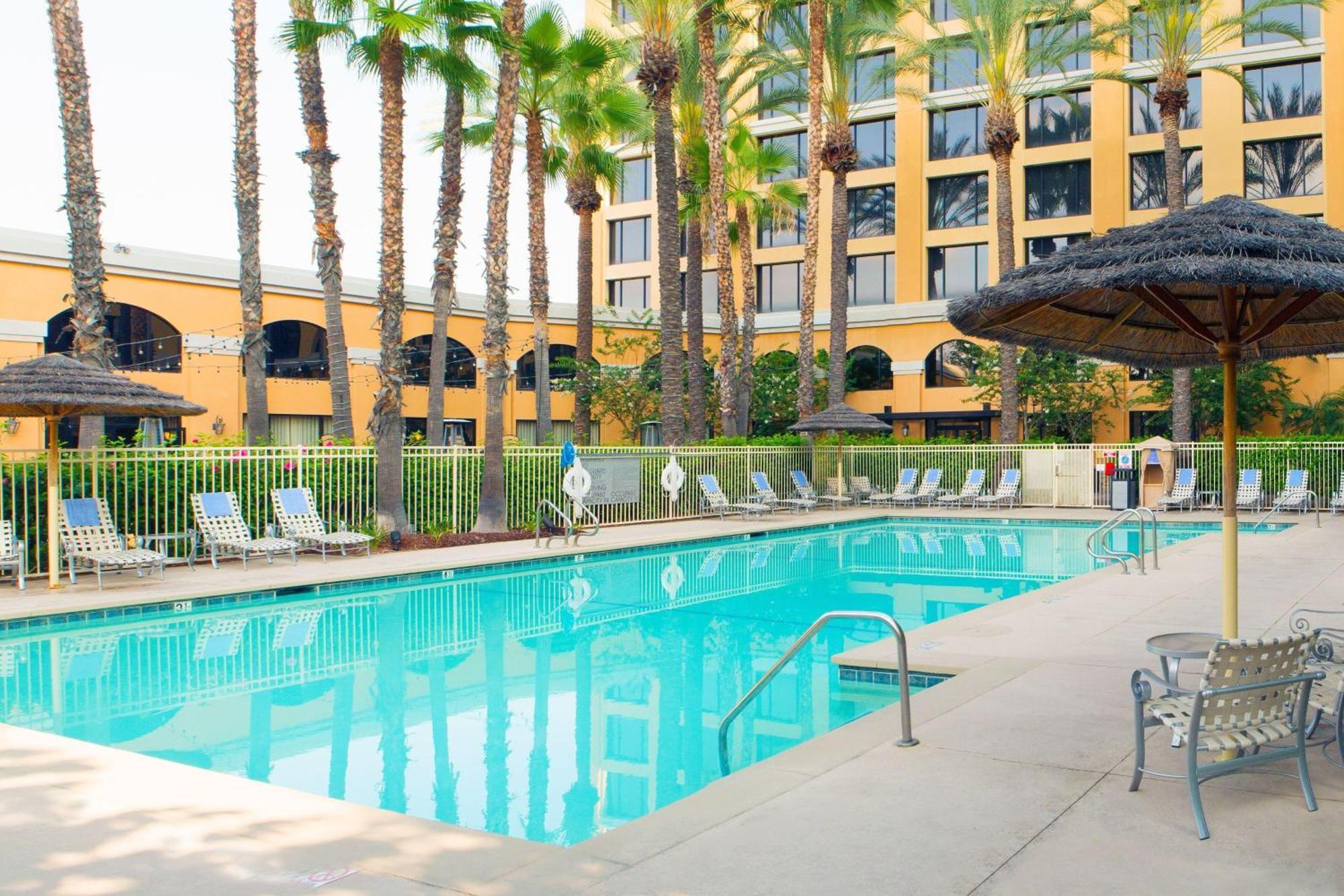 Delta Hotels By Marriott Anaheim Garden Grove Dış mekan fotoğraf