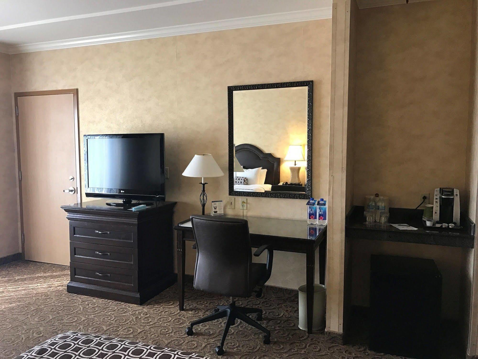 Delta Hotels By Marriott Anaheim Garden Grove Dış mekan fotoğraf